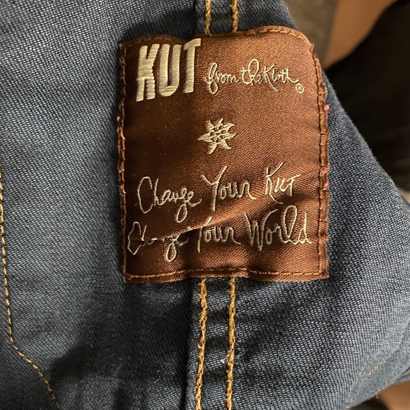 KUT from the Kloth Women's Amelia Denim Jacket Dark Wash Size L - Picture 4 of 7